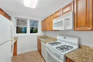 504 Pelham Rd, New Rochelle, NY 10805 - Photo 10