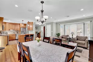 34 Hunter Pl, Smithtown, NY 11787 - Photo 12