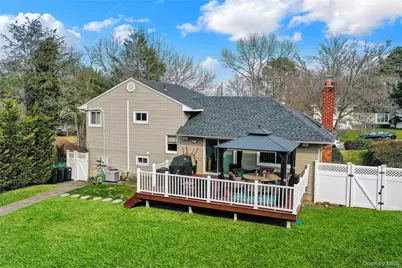 34 Hunter Place, Smithtown, NY 11787 - Photo 34