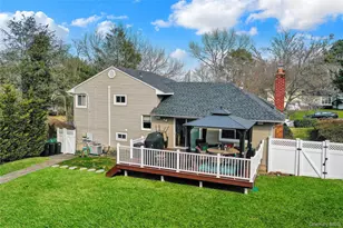 34 Hunter Pl, Smithtown, NY 11787 - Photo 34