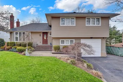 34 Hunter Place, Smithtown, NY 11787 - Photo 2