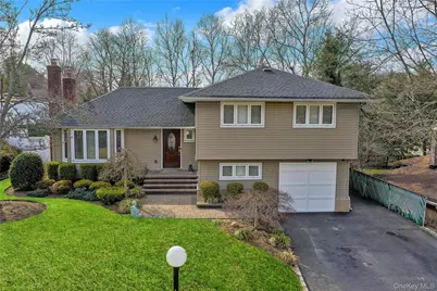 34 Hunter Place, Smithtown, NY 11787 - Photo 30