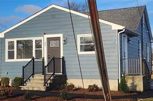 43 Abby Ln, Shirley, NY 11967 - Photo 4