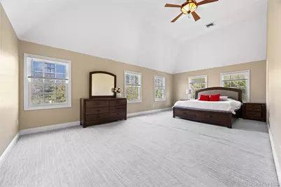 16 Mackay Way, Roslyn, NY 11576 - Photo 18