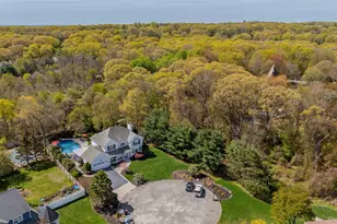 10 Clemens Ct, East Setauket, NY 11733 - Photo 4