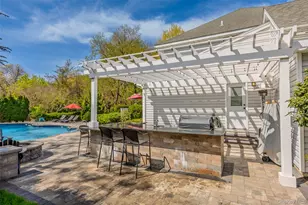 10 Clemens Ct, East Setauket, NY 11733 - Photo 36