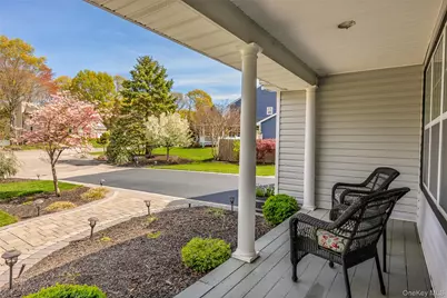 10 Clemens Court, East Setauket, NY 11733 - Photo 2
