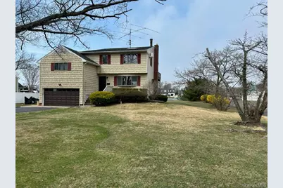 150 W Islip Road, West Islip, NY 11795 - Photo 2