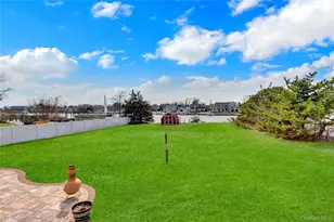 150 W Islip Rd, West Islip, NY 11795 - Photo 40