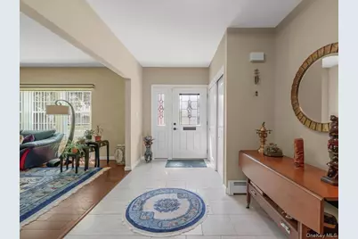 254 Meredith Lane, West Hempstead, NY 11552 - Photo 2