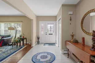 254 Meredith Ln, West Hempstead, NY 11552 - Photo 2