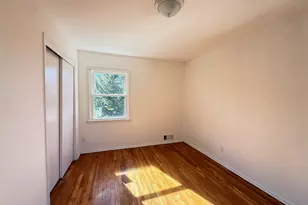 57-10 246th Pl, Little Neck, NY 11362 - Photo 10