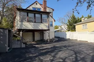 268 Schenck Ave, Great Neck, NY 11021 - Photo 2