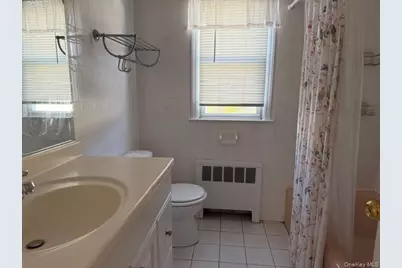 268 Schenck Avenue, Great Neck, NY 11021 - Photo 10