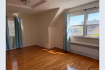 268 Schenck Avenue, Great Neck, NY 11021 - Photo 12