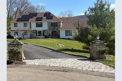 32 Pearce Drive, Highland Mills, NY 10930 - Photo 2