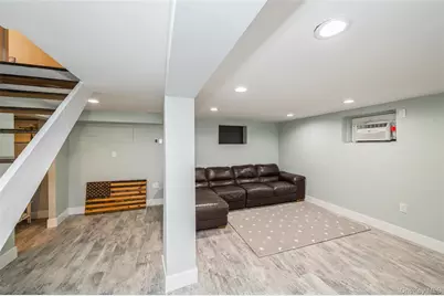21 Crest Road E, Merrick, NY 11566 - Photo 24