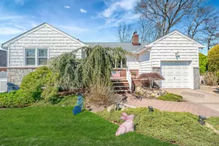 1672 Eyre Pl, North Bellmore, NY 11710 - Photo 2
