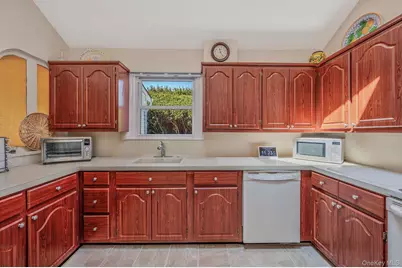 1672 Eyre Place, North Bellmore, NY 11710 - Photo 12