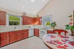 1672 Eyre Pl, North Bellmore, NY 11710 - Photo 14