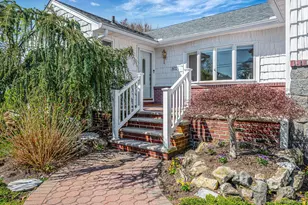 1672 Eyre Pl, North Bellmore, NY 11710 - Photo 4