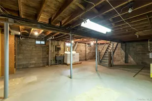 4 Carino Dr, Hicksville, NY 11801 - Photo 12