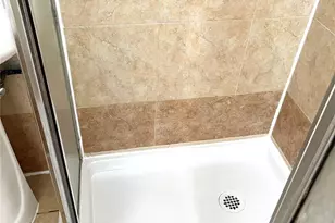 82-81 88th Pl, Glendale, NY 11385 - Photo 10