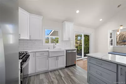 46 Elmtree Lane, Jericho, NY 11753 - Photo 6