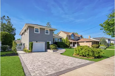 46 Elmtree Lane, Jericho, NY 11753 - Photo 2