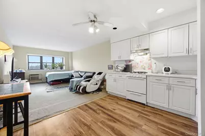 1910 Pelham Parkway S #4E, Bronx, NY 10461 - Photo 1