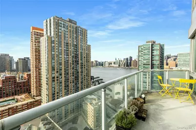4705 Center Boulevard, Long Island City, NY 11109 - Photo 2