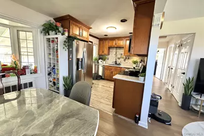 289 Roselle Street, Mineola, NY 11501 - Photo 6