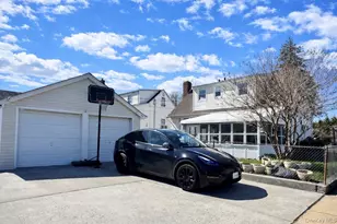 289 Roselle St, Mineola, NY 11501 - Photo 2