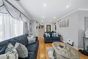 13 Noon Pl, Freeport, NY 11520 - Photo 6
