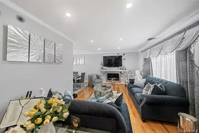 13 Noon Place, Freeport, NY 11520 - Photo 4