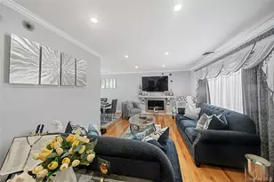 13 Noon Pl, Freeport, NY 11520 - Photo 4