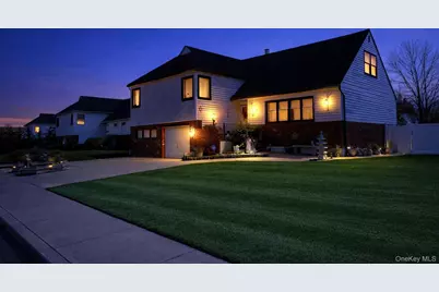 13 Noon Place, Freeport, NY 11520 - Photo 2