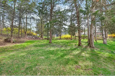 4 Scenic Drive, Poughkeepsie, NY 12603 - Photo 32