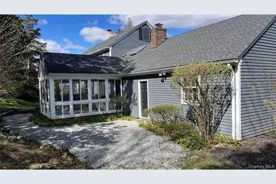 4 Scenic Drive, Poughkeepsie, NY 12603 - Photo 2