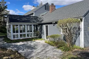 4 Scenic Dr, Poughkeepsie, NY 12603 - Photo 2