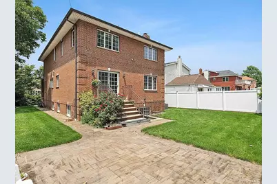 246-12 Cambria, Little Neck, NY 11362 - Photo 6