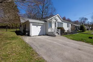 1936 Longvue St, Yorktown Heights, NY 10598 - Photo 2