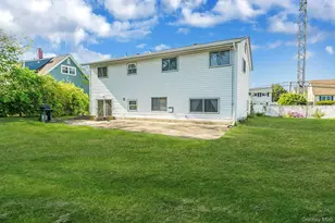 26 Clarke St, Brentwood, NY 11717 - Photo 6