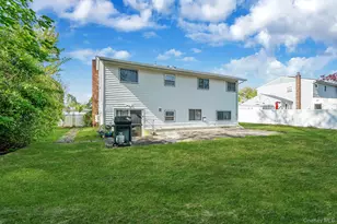 26 Clarke St, Brentwood, NY 11717 - Photo 8