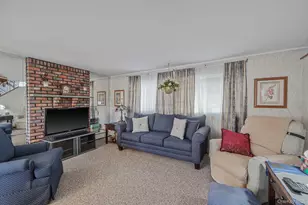 26 Clarke St, Brentwood, NY 11717 - Photo 10