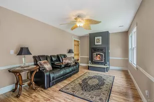 14 Belvoir Ct, Ridge, NY 11788 - Photo 4