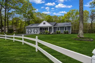 14 Belvoir Ct, Ridge, NY 11788 - Photo 2