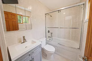14 Belvoir Ct, Ridge, NY 11788 - Photo 10
