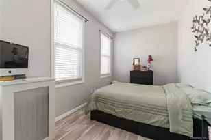 75-20 60th Pl, Glendale, NY 11385 - Photo 12