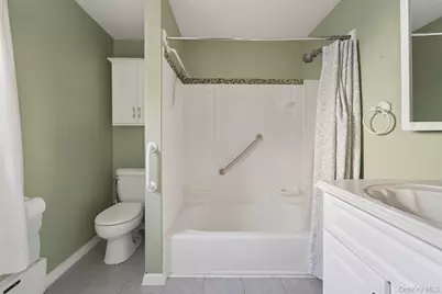 266 Neptune Avenue, West Babylon, NY 11704 - Photo 10